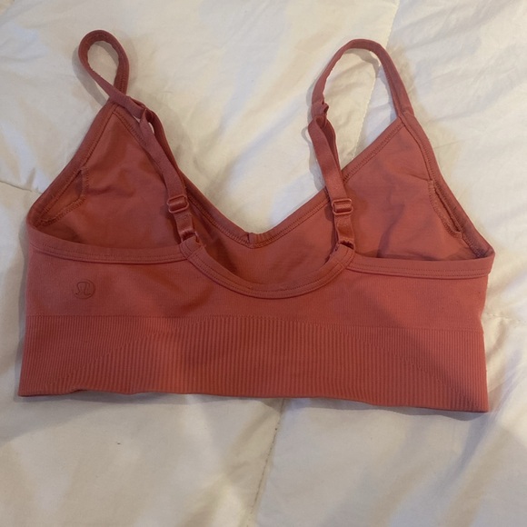 Lululemon 'Ebb to Street' pink sports bra size 2 - Picture 2 of 3